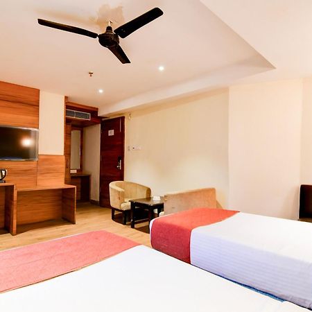 Hotel King'S Crown Kolkata Exterior photo