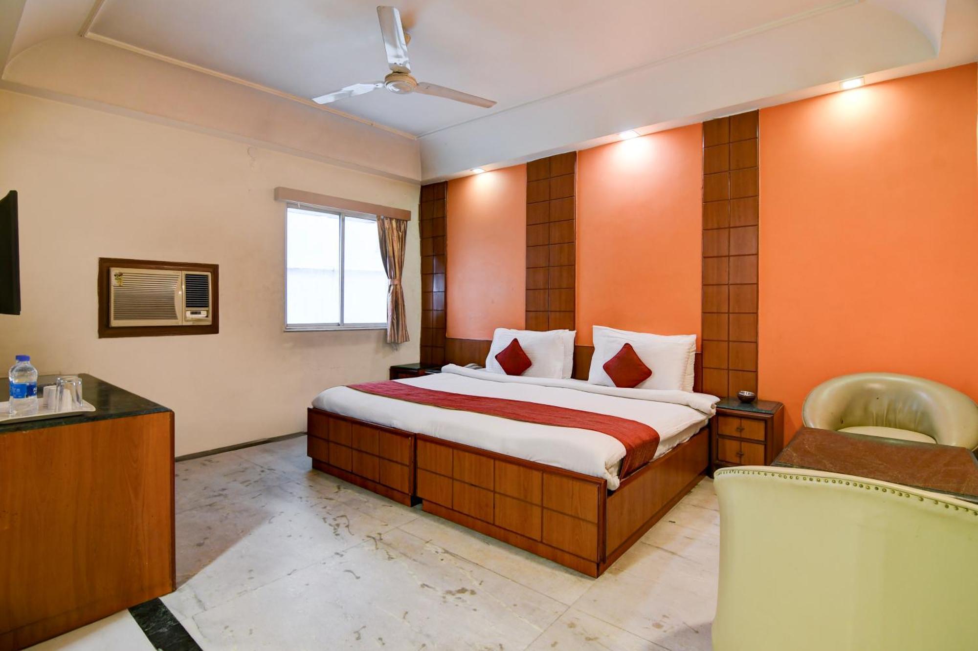Hotel King'S Crown Kolkata Exterior photo